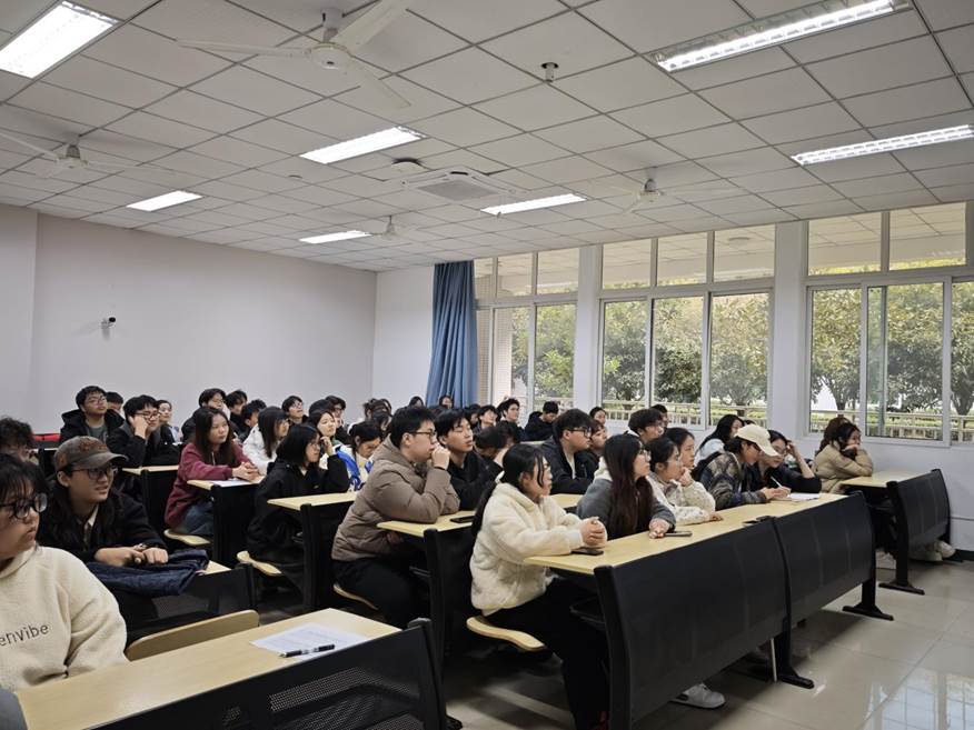 9B52521D1B9F194A57699548C3D3F15B